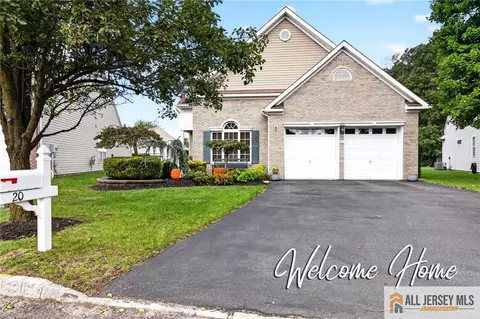 20 George W Helme Dr, Helmetta, NJ 08828