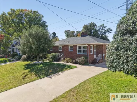 39 N Edward St, Sayreville, NJ 08872