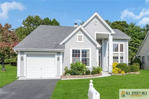 17 Fountain View Dr, Barnegat, NJ 08005