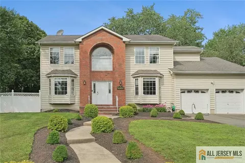 32 Franklin St, Piscataway, NJ 08854