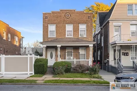 562 Jacques St, Perth Amboy, NJ 08861