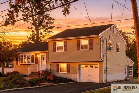 16 Hamilton Blvd, Piscataway, NJ 08854
