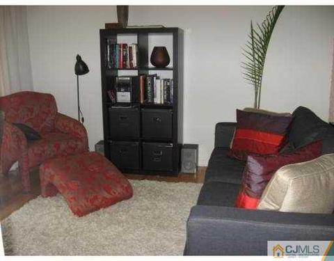 67 Liddle Ave, Edison, NJ 08837 photo 2