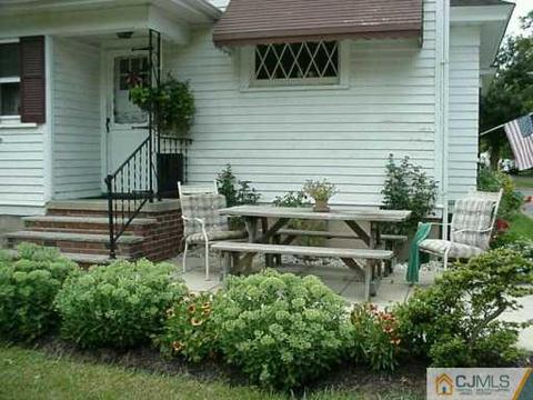336 Dorn Ave, Middlesex, NJ 08846 photo 4