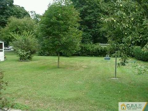 336 Dorn Ave, Middlesex, NJ 08846 photo 2