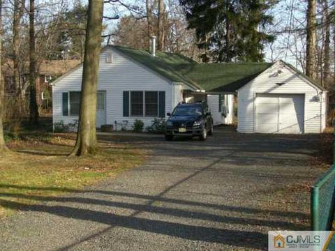 1 Devon Rd, Colonia, NJ 07067 photo 3
