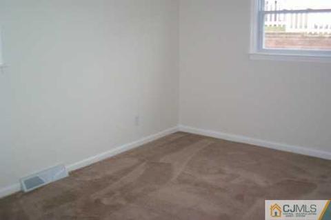 21 Knapp Ave, Edison, NJ 08817 photo 8
