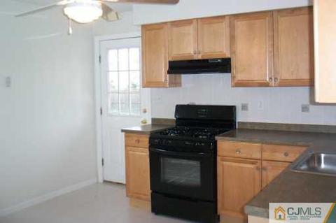 21 Knapp Ave, Edison, NJ 08817 photo 5