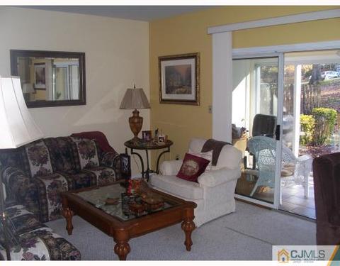 160 Devon Ct, Old Bridge, NJ 08857 photo 4
