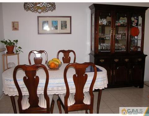 4 Marigold Ct, Edison, NJ 08820 photo 4