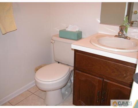4 Marigold Ct, Edison, NJ 08820 photo 7