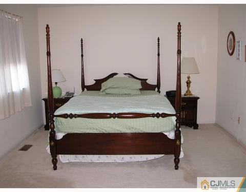 4 Marigold Ct, Edison, NJ 08820 photo 6
