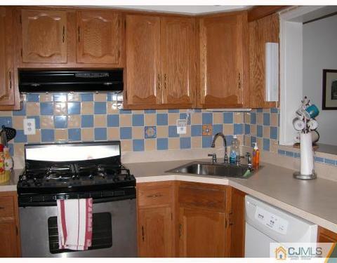 4 Marigold Ct, Edison, NJ 08820 photo 5