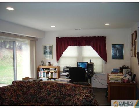 4106 Springbrook Dr, Edison, NJ 08820 photo 4