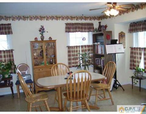 4106 Springbrook Dr, Edison, NJ 08820 photo 3