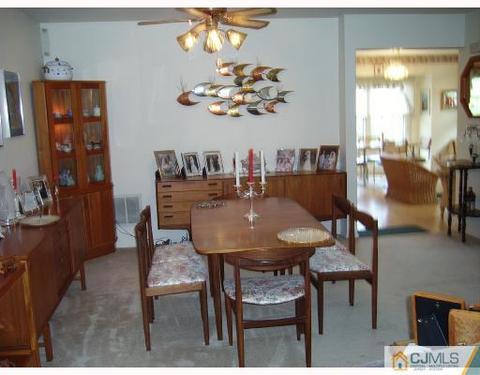 4201 Springbrook Dr, Edison, NJ 08820 photo 3