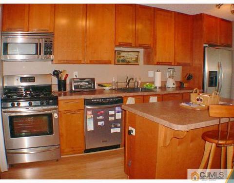 69 Westgate Dr, Edison, NJ 08820 photo 4