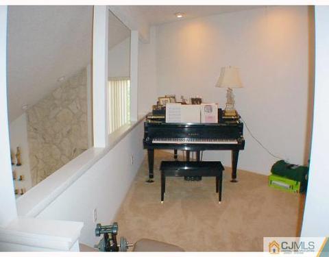 69 Westgate Dr, Edison, NJ 08820 photo 7
