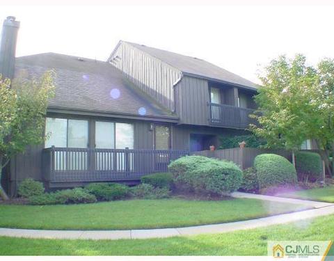 69 Westgate Dr, Edison, NJ 08820 photo 1