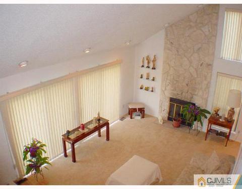 69 Westgate Dr, Edison, NJ 08820 photo 2