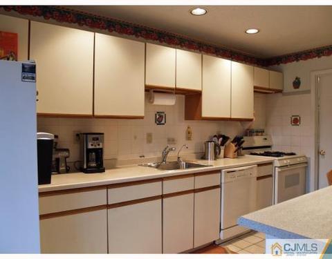 39 Westgate Dr, Edison, NJ 08820 photo 5