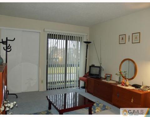 39 Westgate Dr, Edison, NJ 08820 photo 10