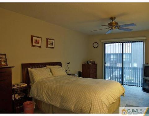 39 Westgate Dr, Edison, NJ 08820 photo 8