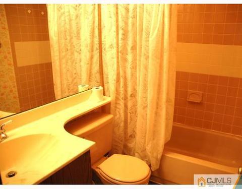 11 Westgate Dr, Edison, NJ 08820 photo 9