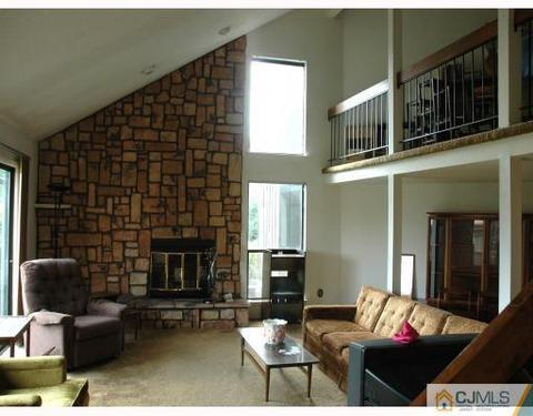 11 Westgate Dr, Edison, NJ 08820 photo 2