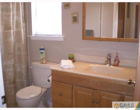2 Hanover Sq, Middlesex, NJ 08846 photo 6