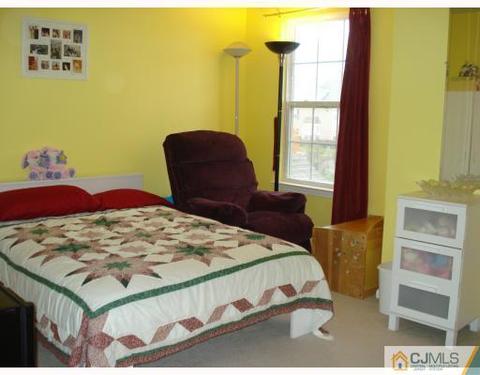 15 Grossweiler Ln, Parlin, NJ 08859 photo 3