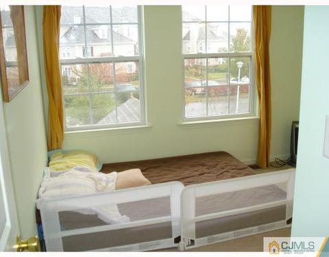 15 Grossweiler Ln, Parlin, NJ 08859 photo 8