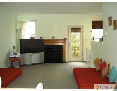 15 Grossweiler Ln, Parlin, NJ 08859 photo 6