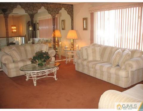 5 Birch Rd, Edison, NJ 08817 photo 2