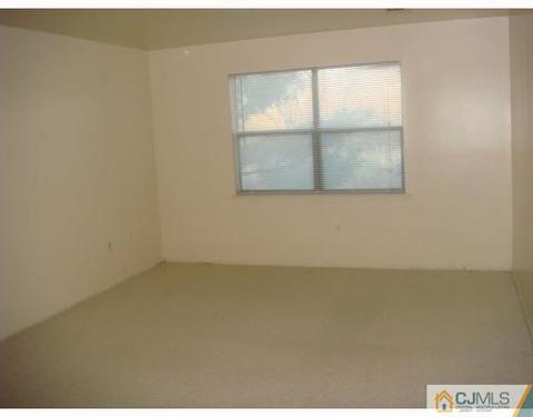 1630 Raspberry Ct, Edison, NJ 08817 photo 5