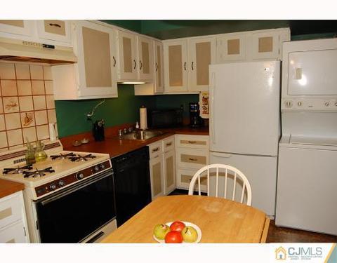 1919 Raspberry Ct, Edison, NJ 08817 photo 3