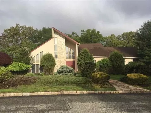 180 Eileen Dr, Cedar Grove, NJ 07009 photo 1