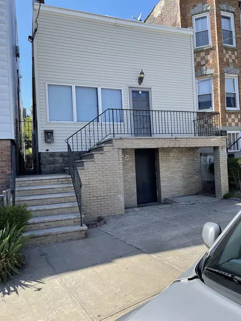 326 Paterson Plank Rd, Jersey City, NJ 07307