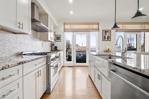 135 Hudson Cv, Edgewater, NJ 07020 photo 28