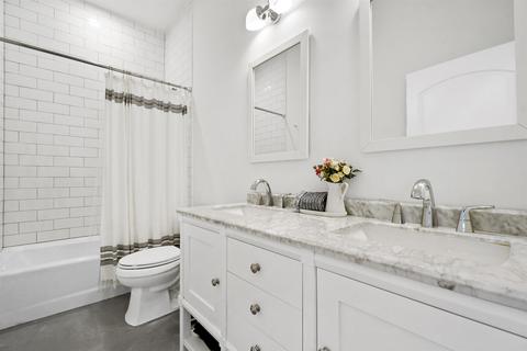 135 Hudson Cv, Edgewater, NJ 07020 photo 23