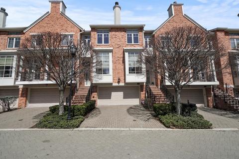 135 Hudson Cv, Edgewater, NJ 07020 photo 1