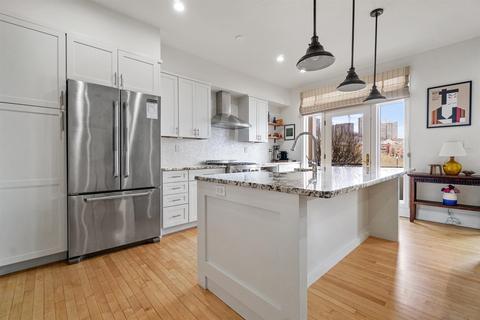 135 Hudson Cv, Edgewater, NJ 07020 photo 30