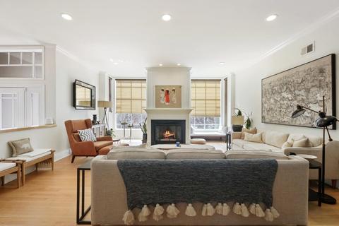135 Hudson Cv, Edgewater, NJ 07020 photo 4