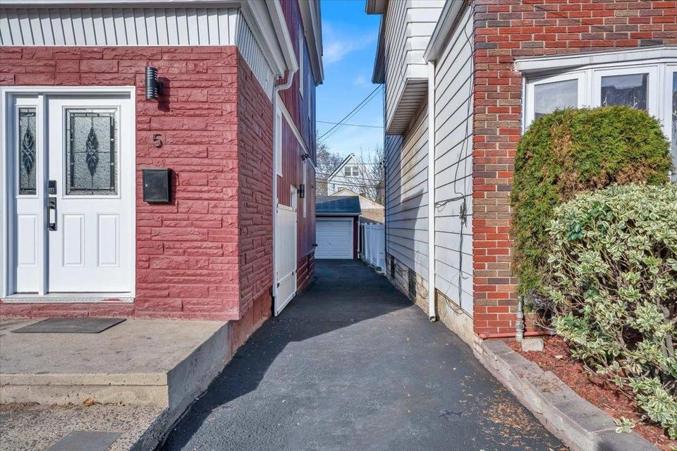  5 Stegman Ter, Jersey City, NJ 07305 photo 4