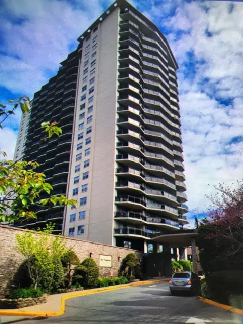 2077 Center Ave #18F, Fort Lee, NJ 07024