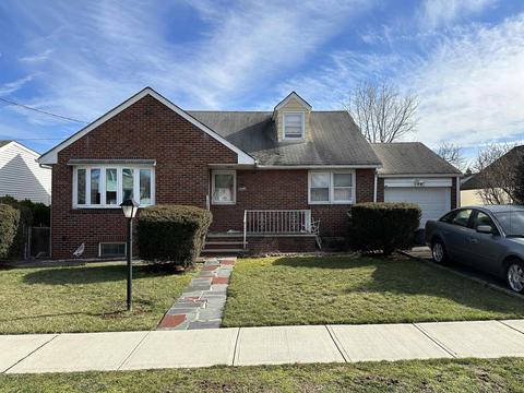 694 3rd St, Secaucus, NJ 07094 photo 1
