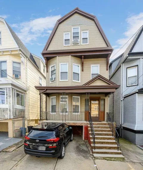 255 Jewett Ave, Jersey City, NJ 07304