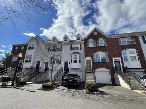 4 Willow St, Jersey City, NJ 07305