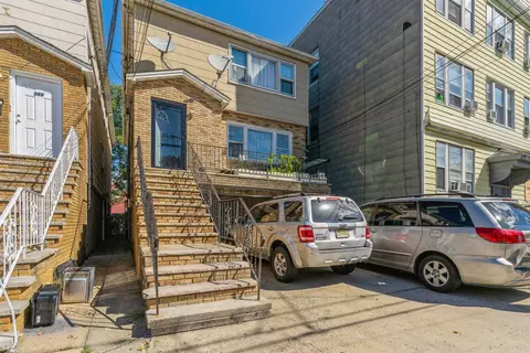 386 Ege Ave, Jersey City, NJ 07304