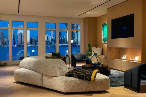 Th12 Henley Pl, Weehawken, NJ 07086